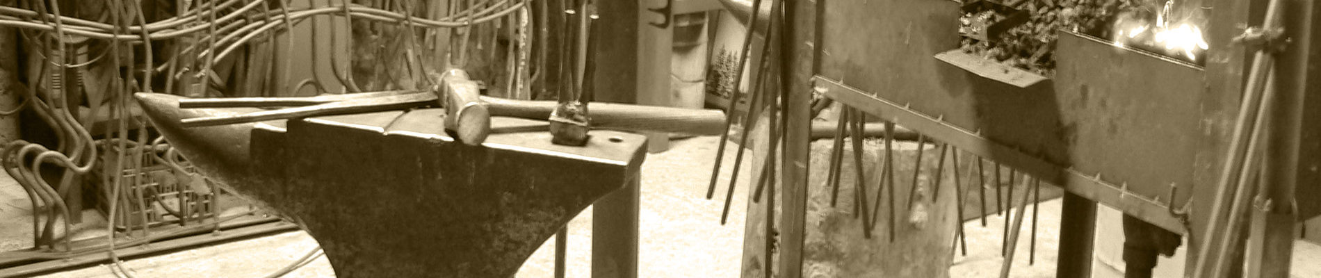 taller, forja, yunque, martillo, metalmorfosis